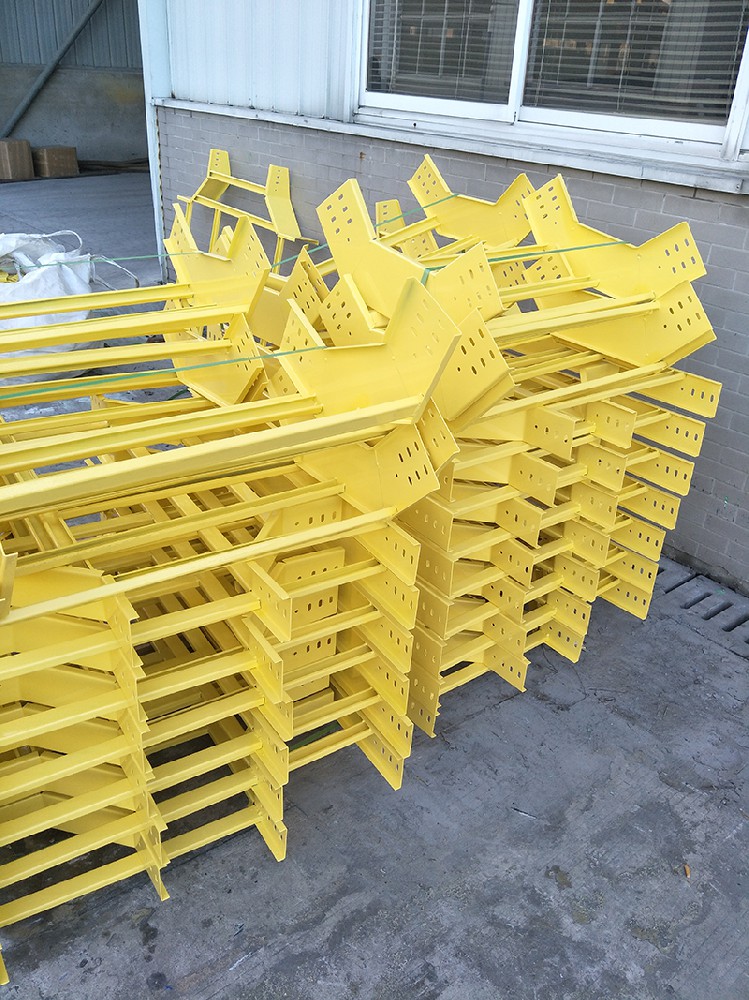 梯式桥架弯通.jpg
